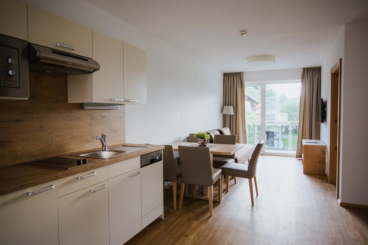 Apartmenthaus Strasswirt De Luxe Tröpolach المظهر الخارجي الصورة