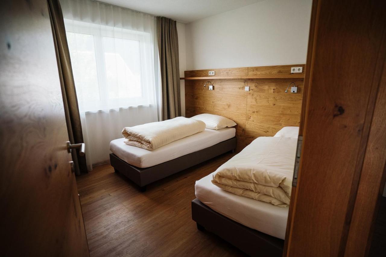 Apartmenthaus Strasswirt De Luxe Tröpolach المظهر الخارجي الصورة